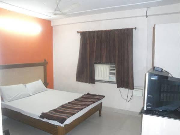 Oyo Hotel Lakshmi Paradise فيساخاباتنام المظهر الخارجي الصورة