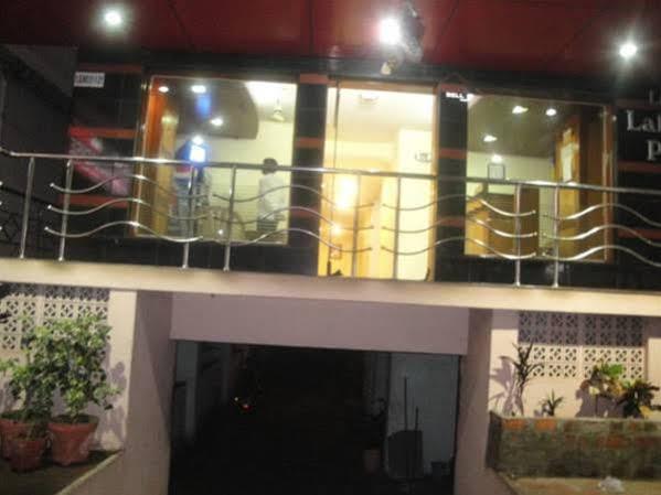 Oyo Hotel Lakshmi Paradise فيساخاباتنام المظهر الخارجي الصورة