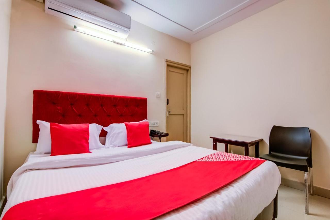 Oyo Hotel Lakshmi Paradise فيساخاباتنام المظهر الخارجي الصورة