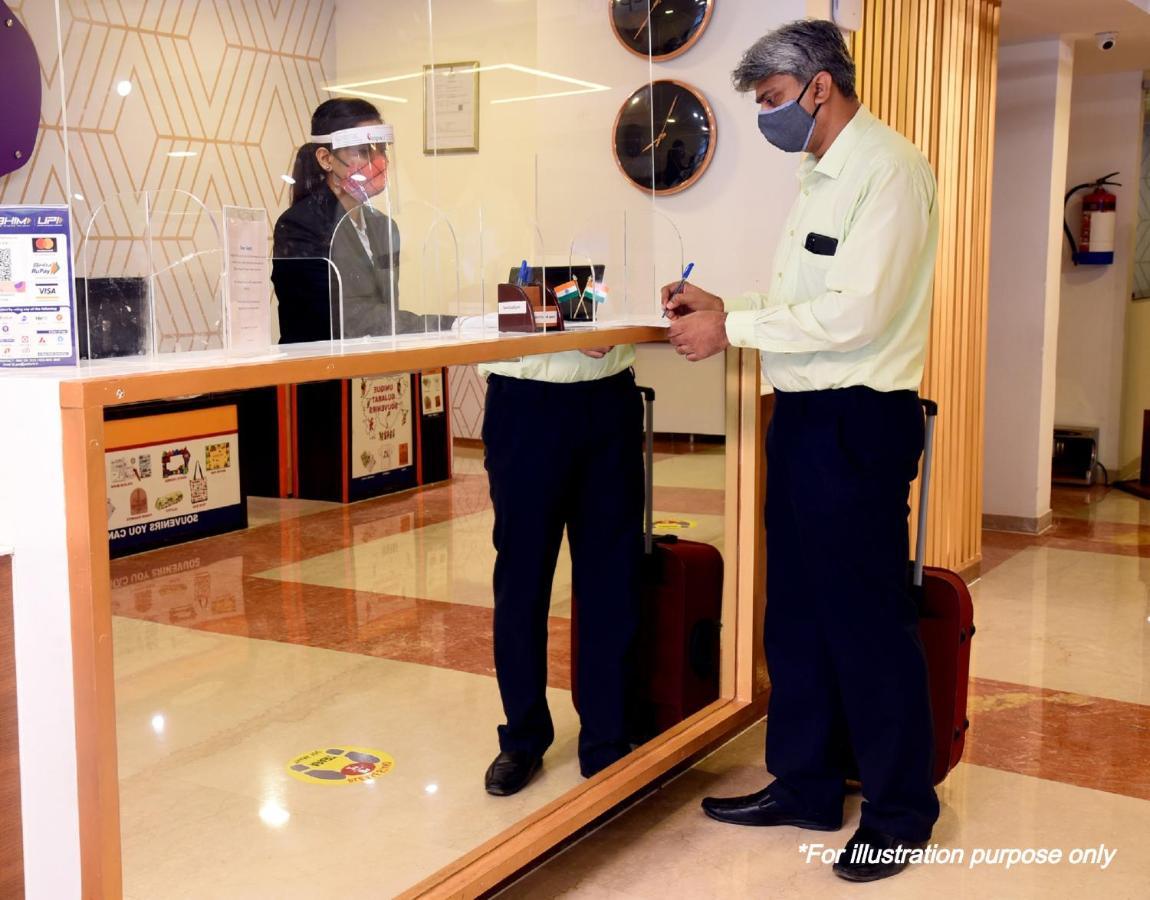 Oyo Hotel Lakshmi Paradise فيساخاباتنام المظهر الخارجي الصورة