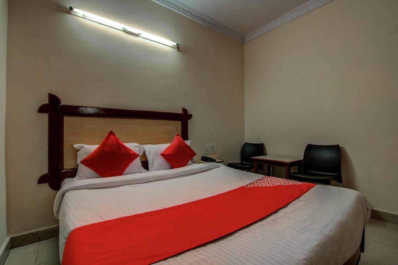 Oyo Hotel Lakshmi Paradise فيساخاباتنام المظهر الخارجي الصورة