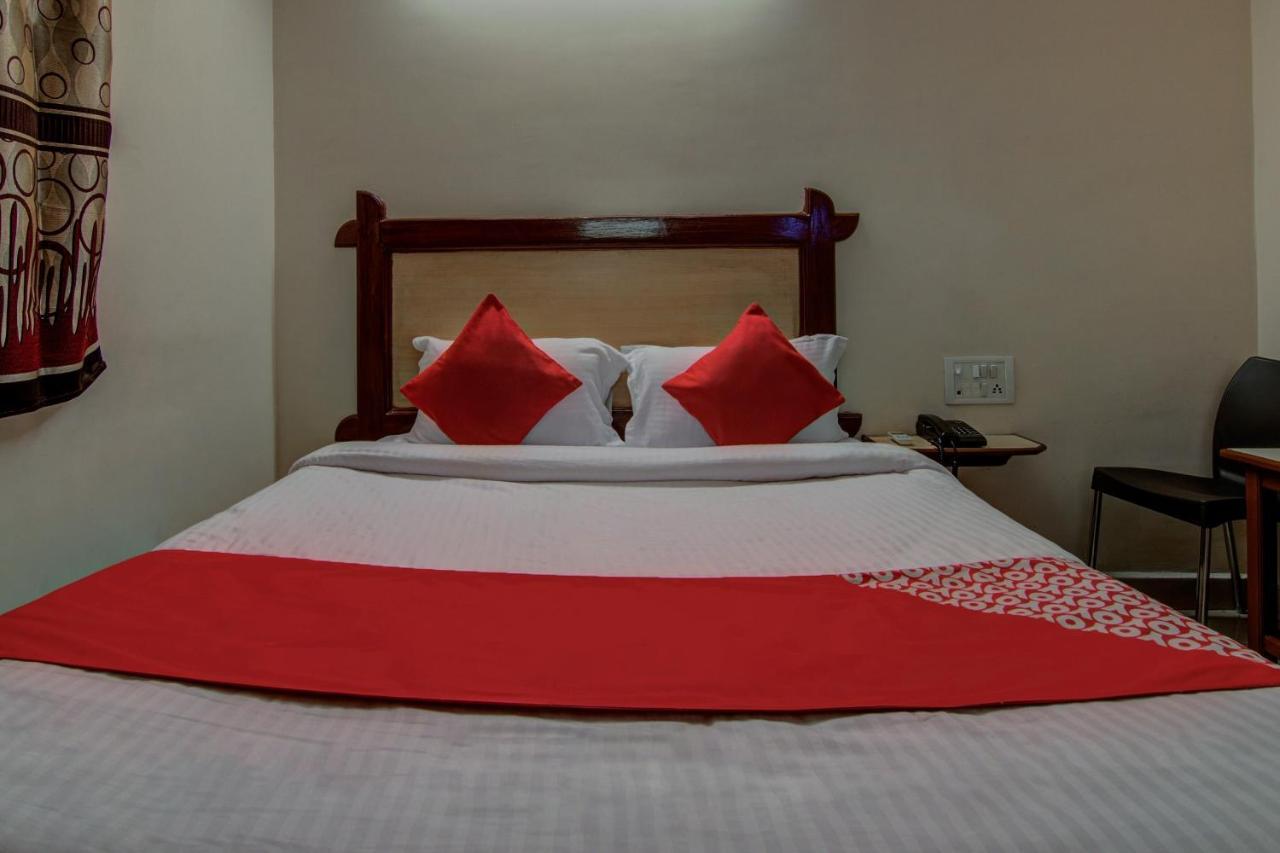 Oyo Hotel Lakshmi Paradise فيساخاباتنام المظهر الخارجي الصورة