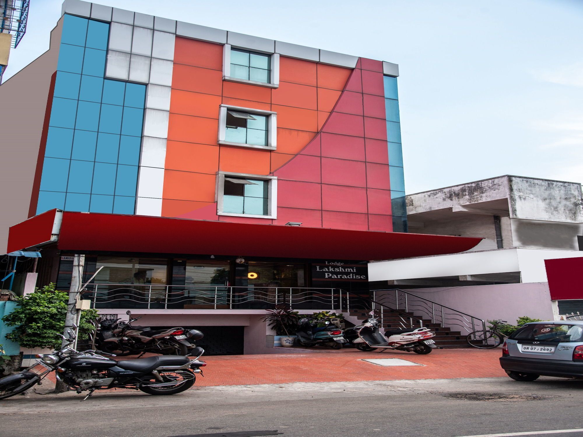 Oyo Hotel Lakshmi Paradise فيساخاباتنام المظهر الخارجي الصورة